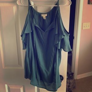 Short sleeve cold shoulder maternity top